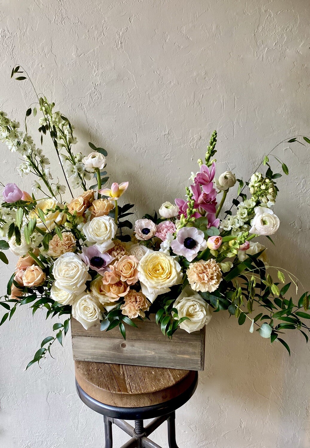 LUXE FULL BLOOM ARRANGEMENT