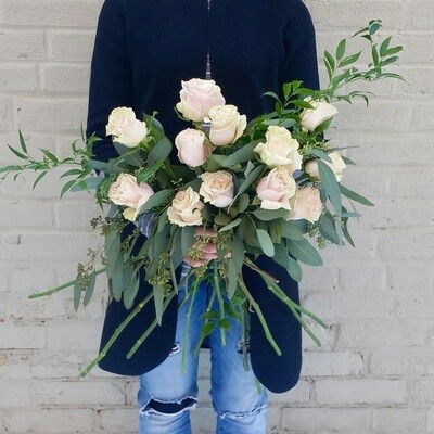 GATHERED DOZEN ROSES HANDTIED BOUQUET