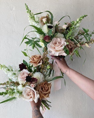 BRIDESMAID HANDTIED BOUQUET