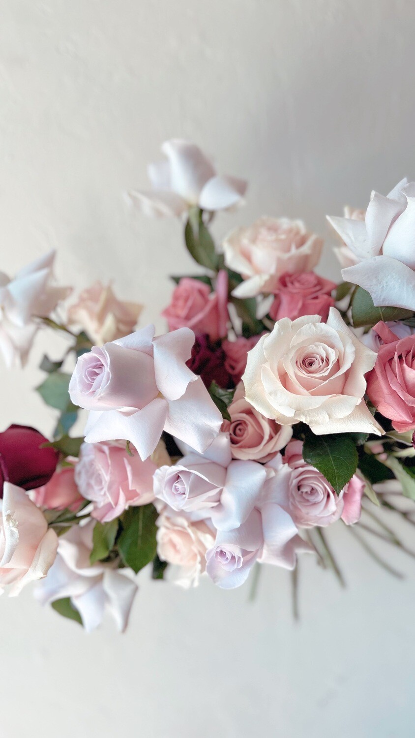 MASSED ROSES HANDTIED BOUQUET