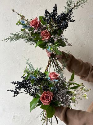 NORDIC HANDTIED BOUQUET