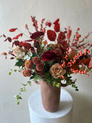 WOODLAND BOUQUET IN LARGE TEXTURED URN VASE