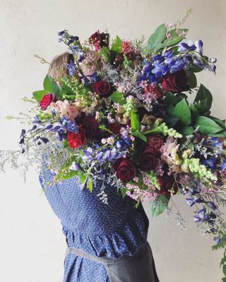 CAPRI HANDTIED BOUQUET