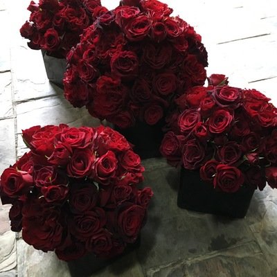 RED HEARTS ROSE ARRANGEMENT