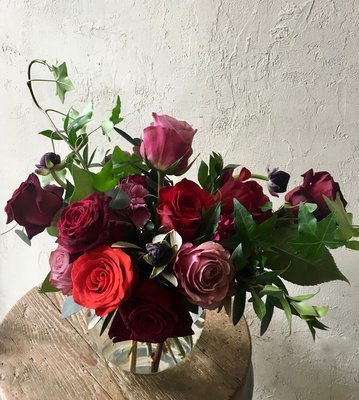 JEWEL ROSES VASE ARRANGEMENT