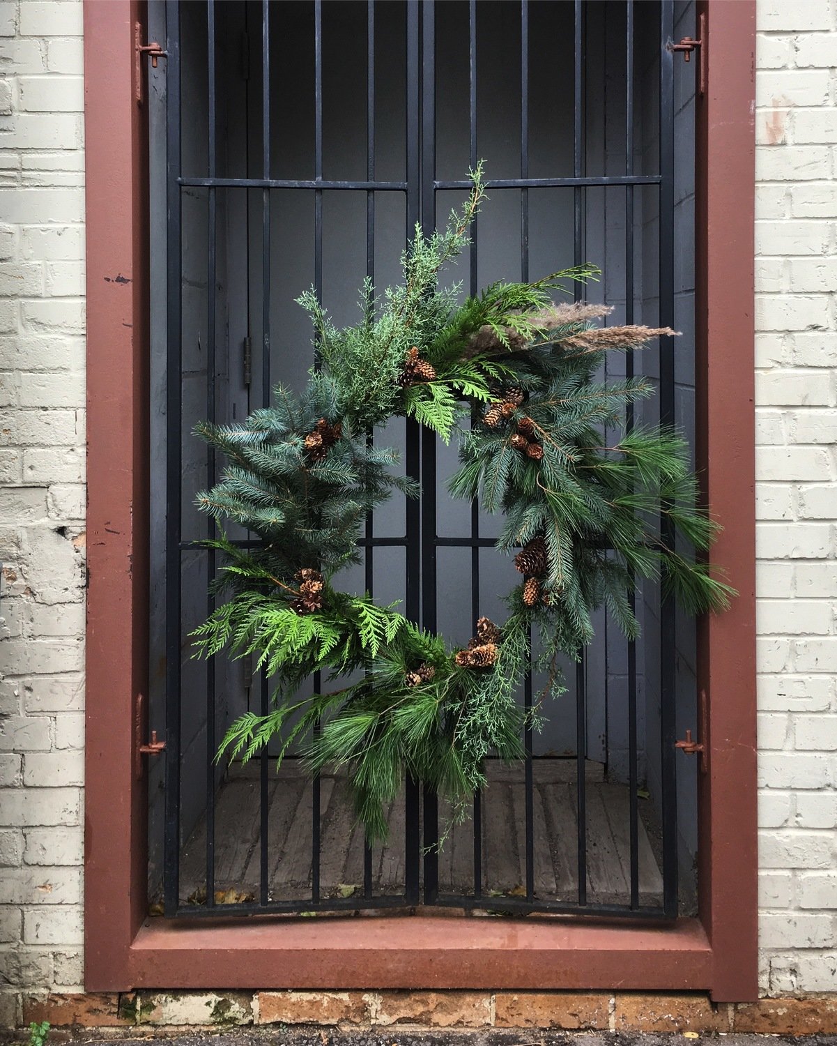 RUSTIC HOLIDAY WREATH