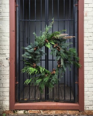 RUSTIC HOLIDAY WREATH