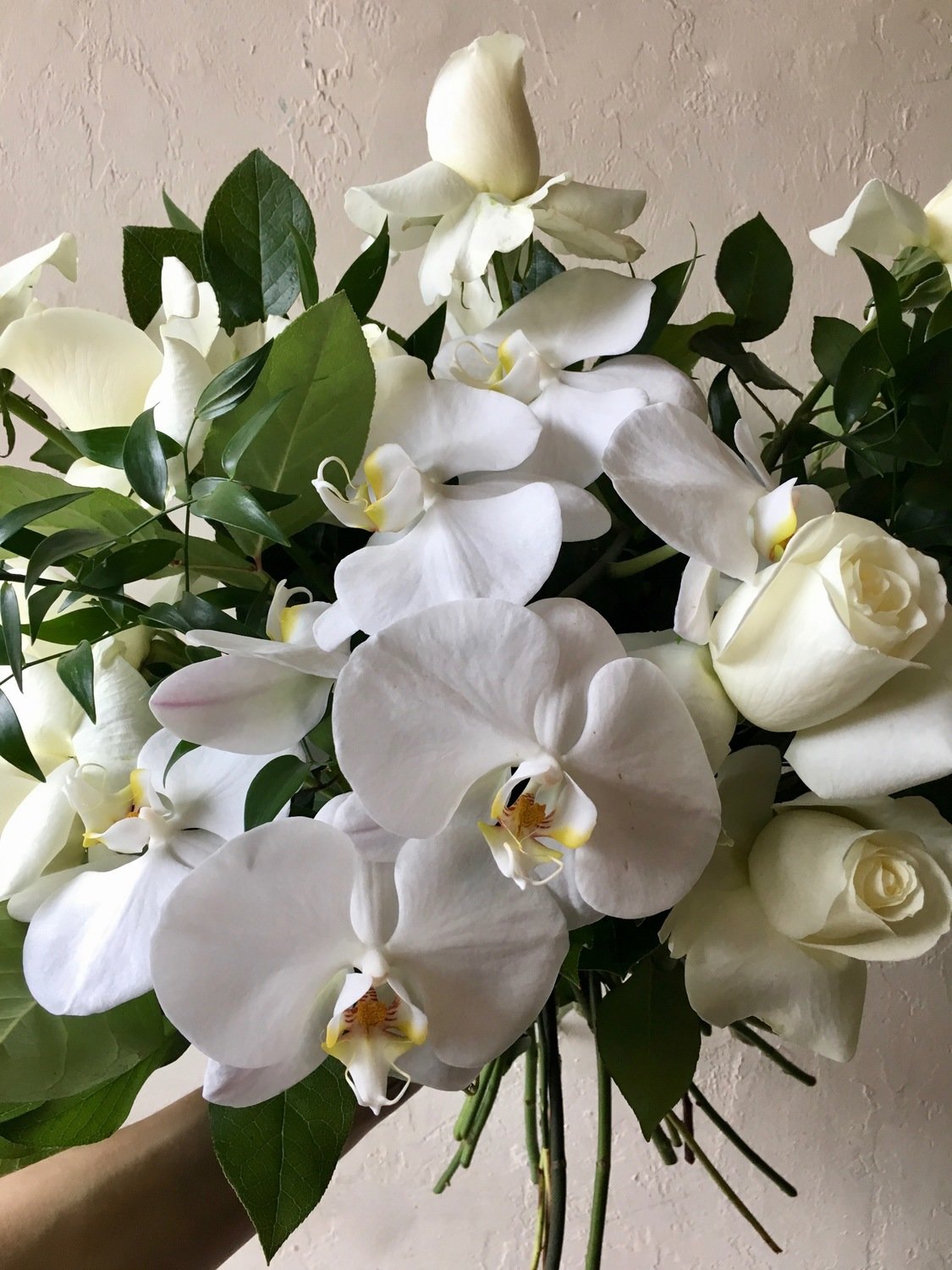 REFINED HANDTIED BOUQUET