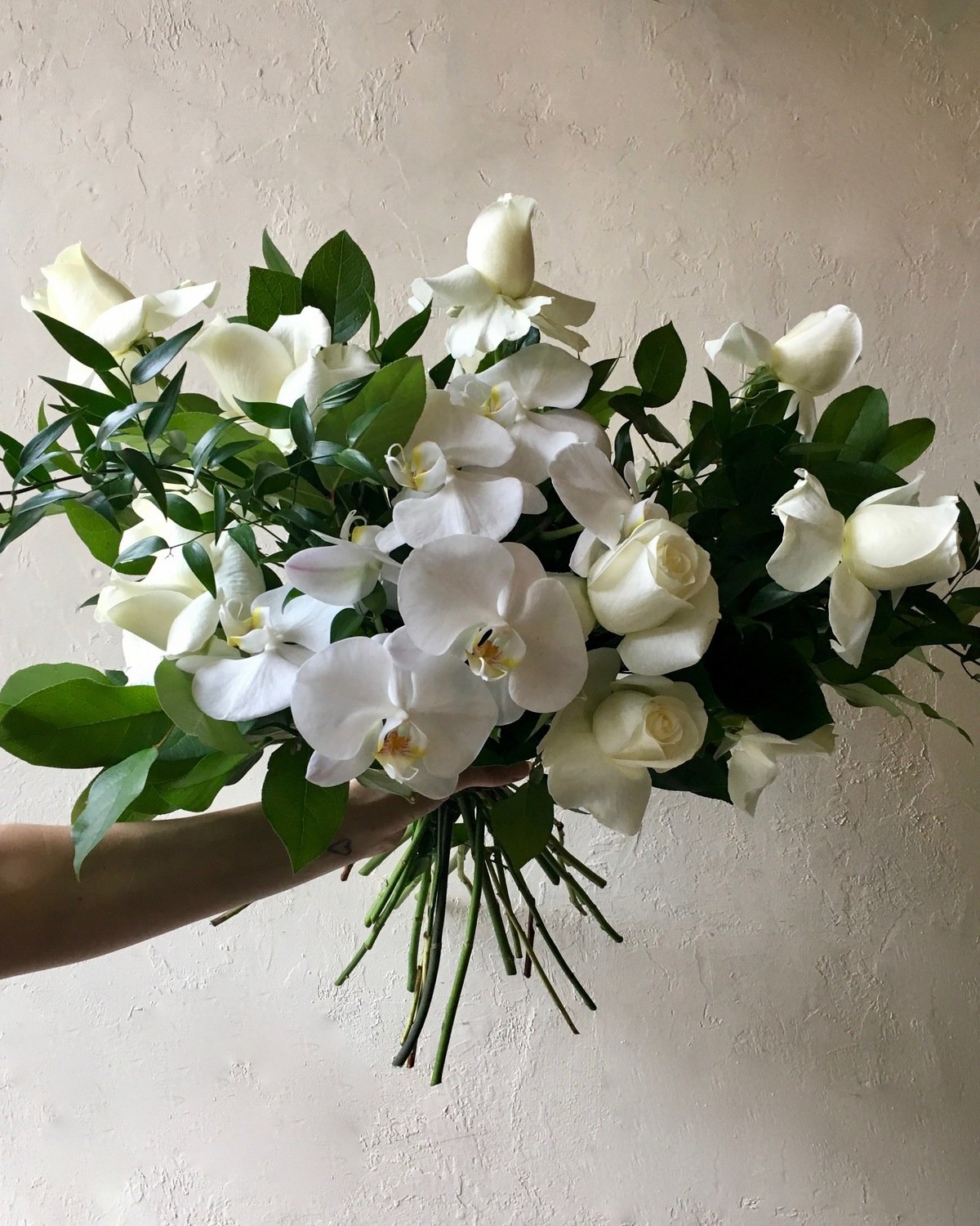 REFINED HANDTIED BOUQUET