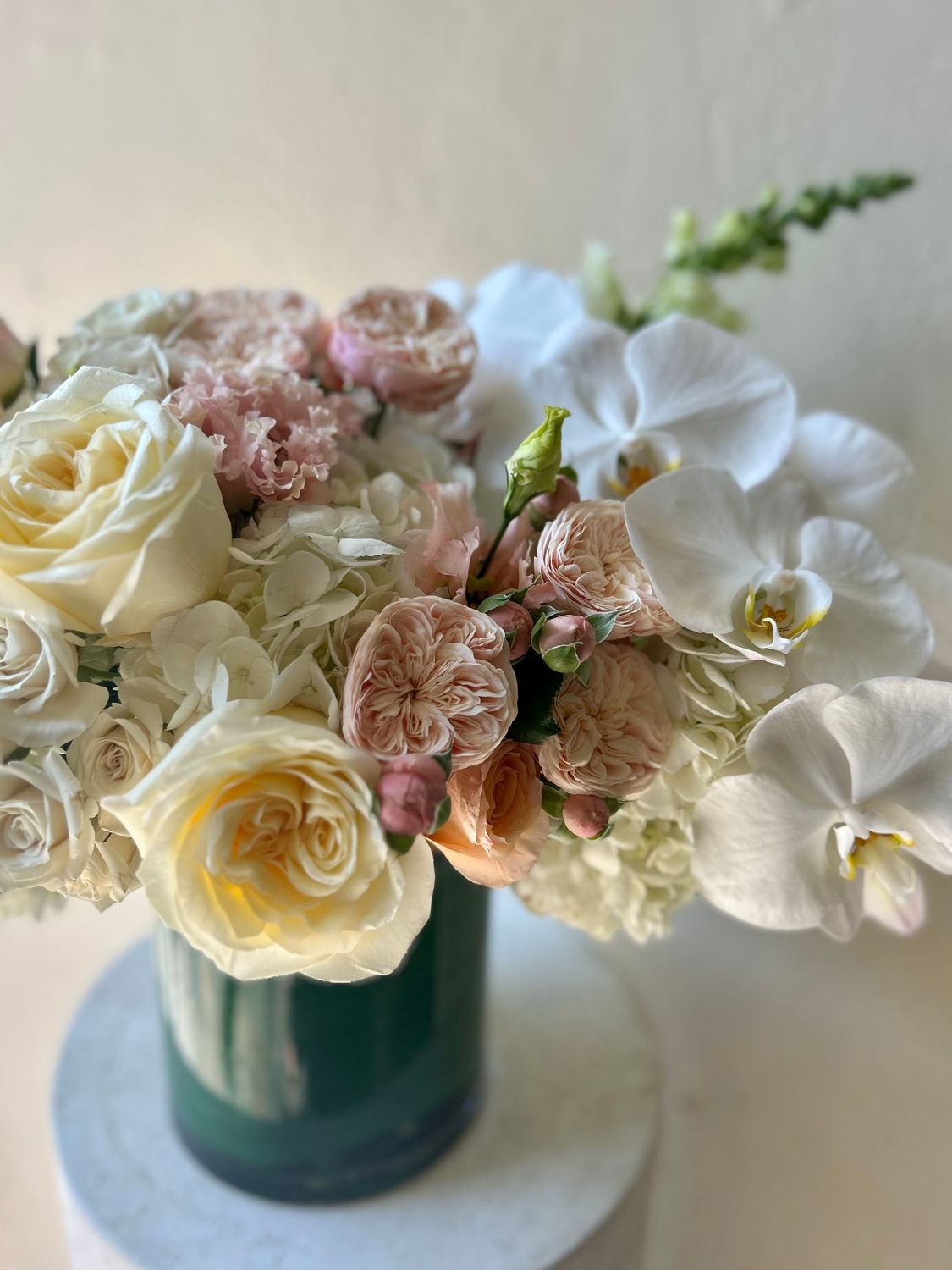 BLUSHING BLOOM VASE
