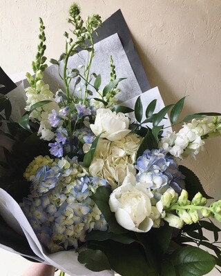 PROVENCE HANDTIED BOUQUET