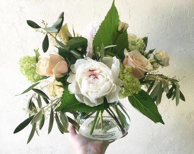 BLUSHING PEONY VASE