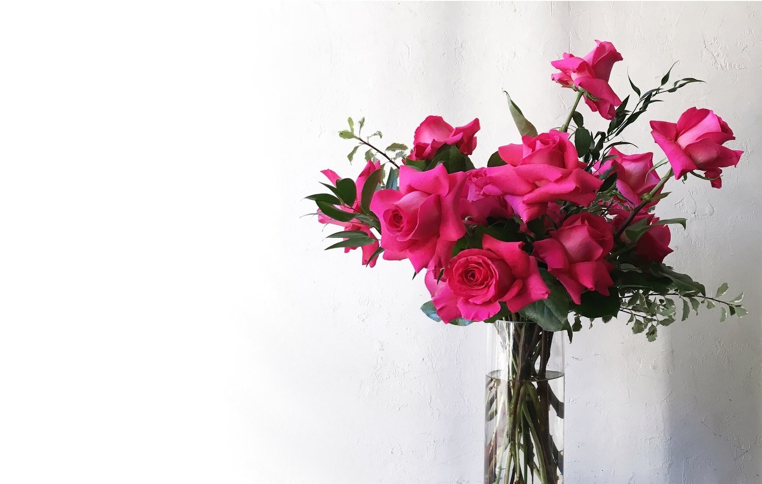 DOZEN ROSE VASE ARRANGEMENT