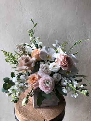 VINTAGE BLUSH WOODEN BOX