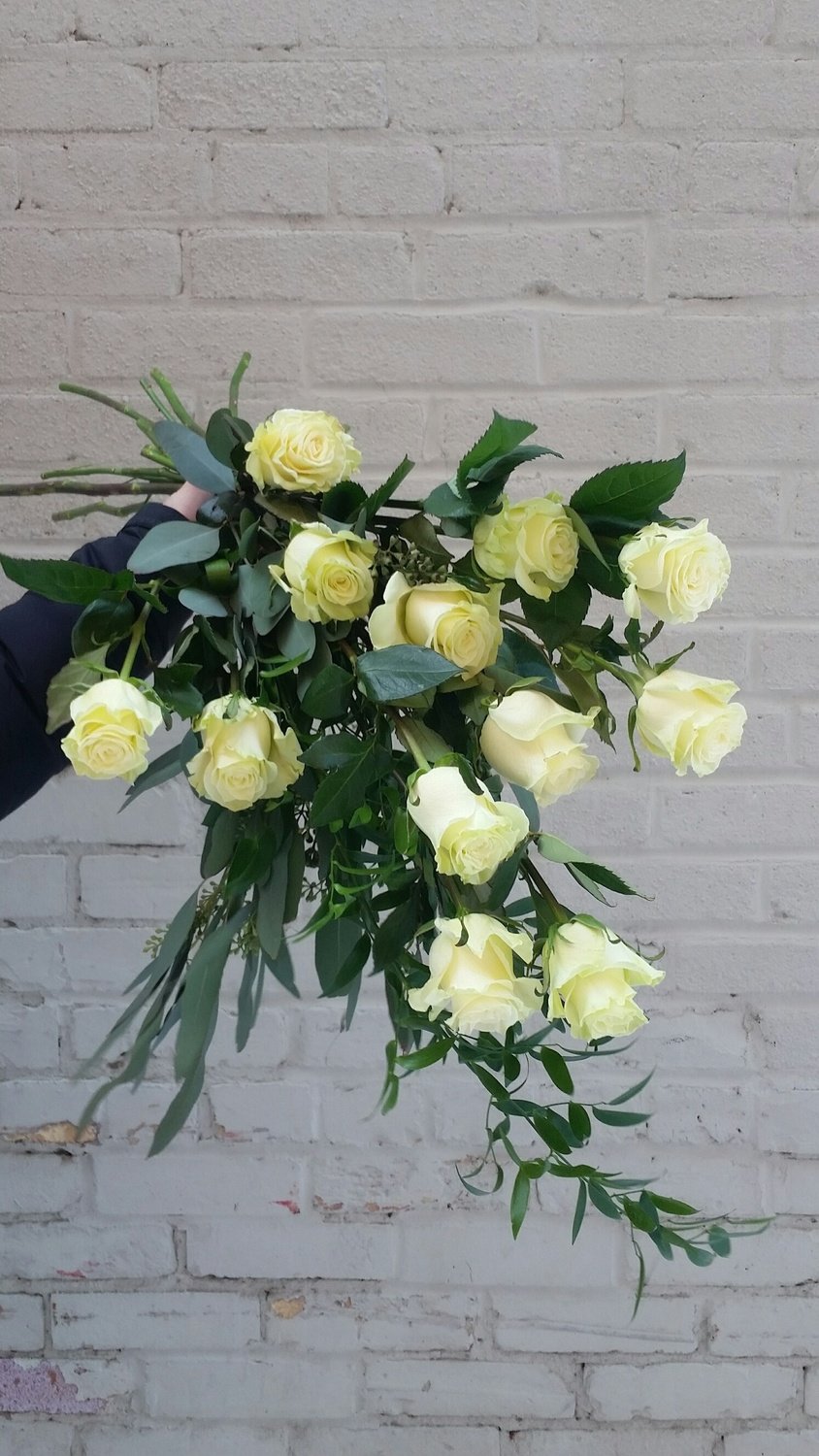 GATHERED DOZEN ROSES HANDTIED BOUQUET