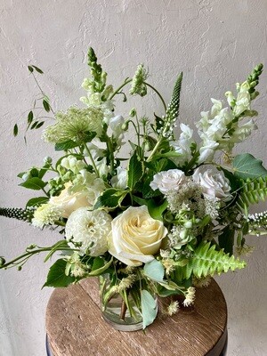 MONOCHROME VASE