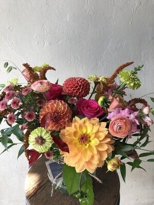 VIBRANT COMET VASE