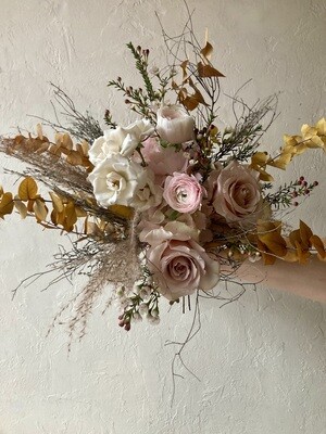 CLARA HANDTIED BOUQUET