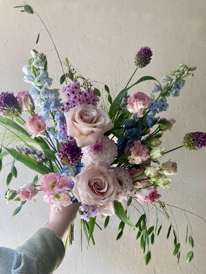 LIBRA HANDTIED BOUQUET