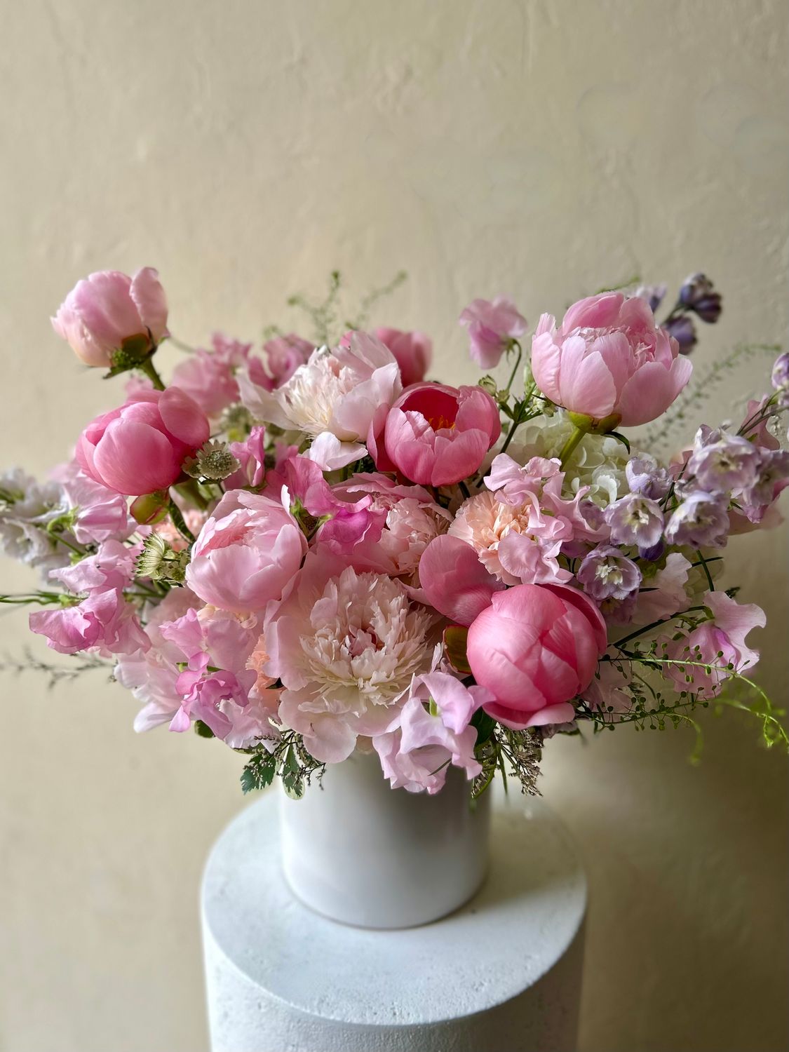 BLUSH CHARM VASE