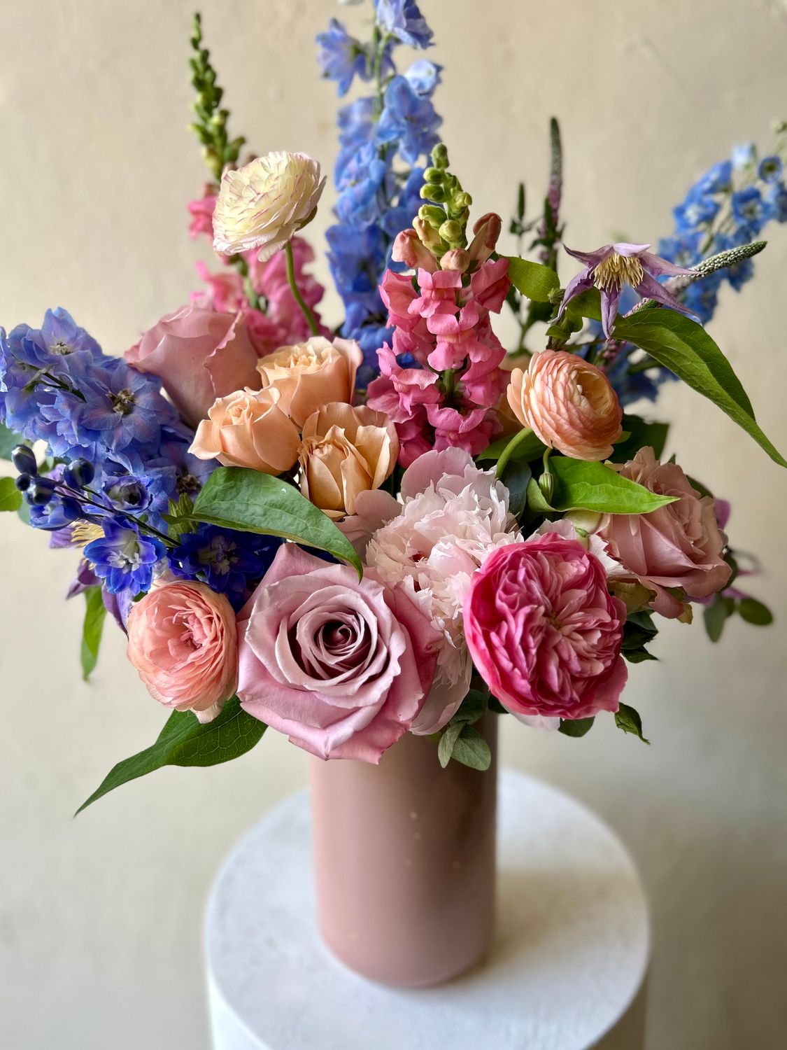 VIBRANT SUMMER IN PINK VASE