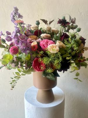 LUXE SUMMER FOOTED VASE