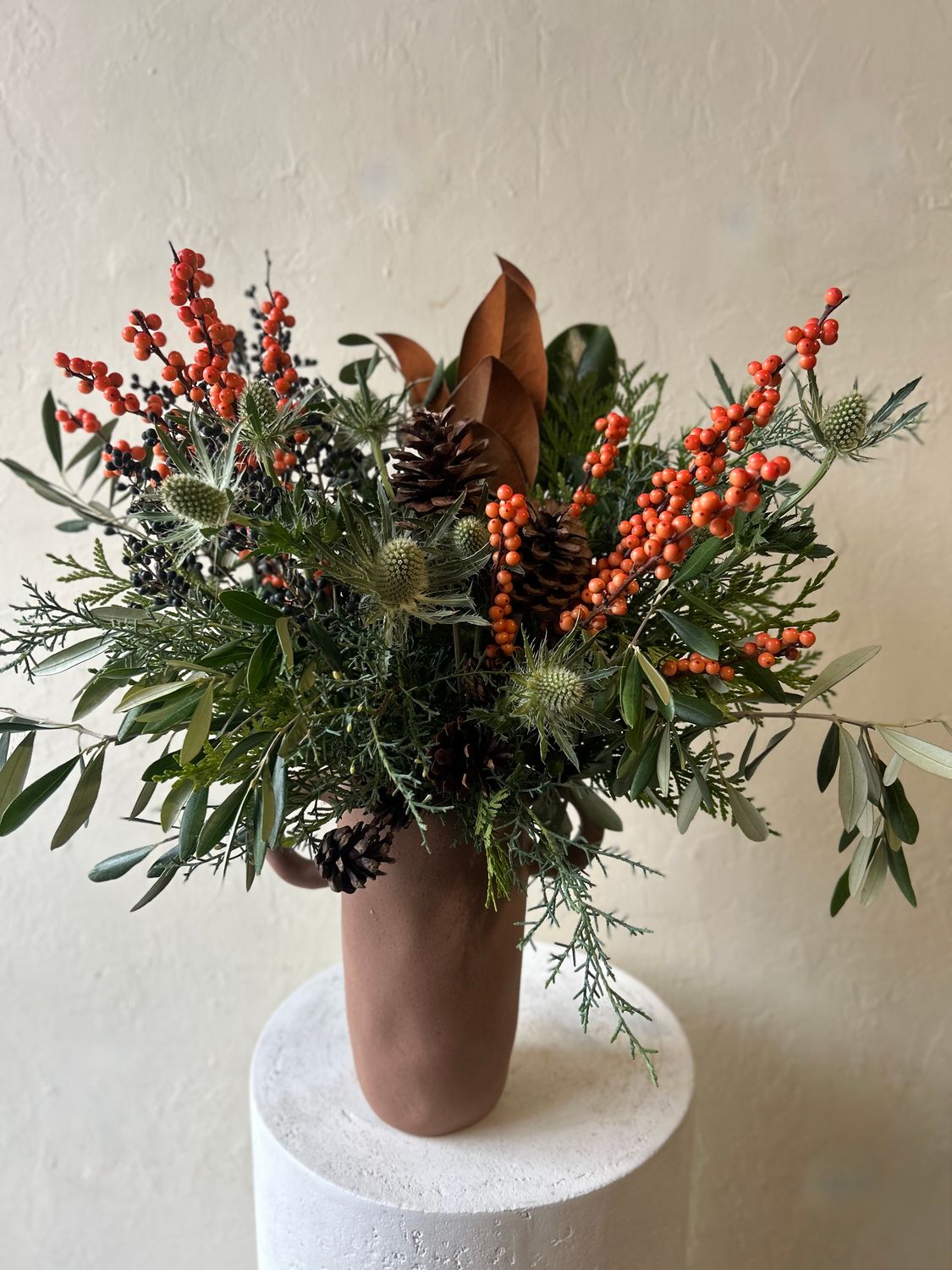 CINNAMON + CLOVE IN LARGE TEXTURED URN VASE