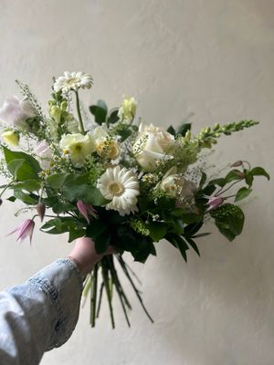 MAIA HANDTIED BOUQUET