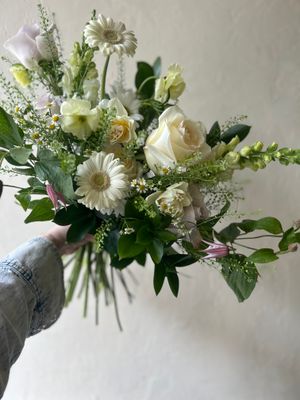 MAIA HANDTIED BOUQUET