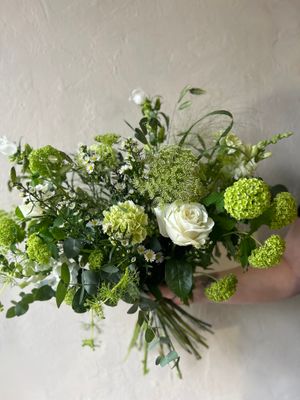 EAU DE NIL HANDTIED BOUQUET