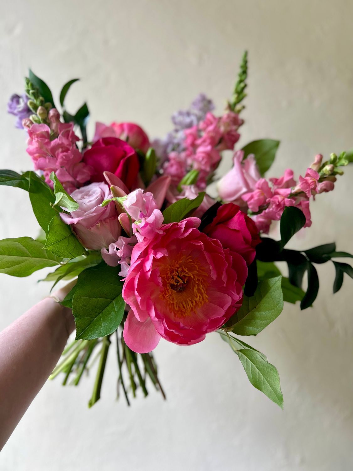FLORAL CORAL HANDTIED BOUQUET