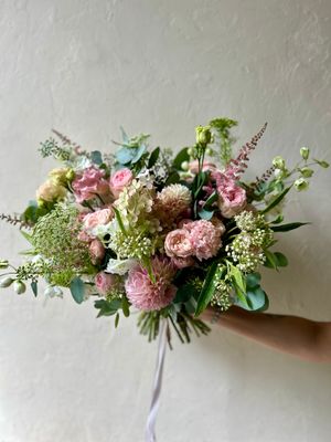 SUMMER SWEET HANDTIED BOUQUET