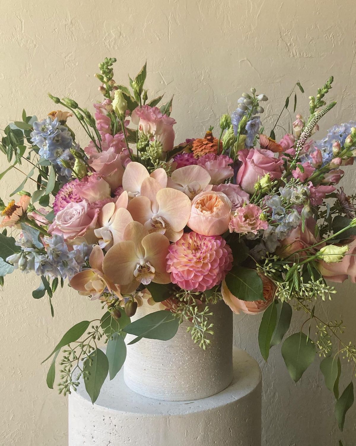 ROSY ARRANGEMENT