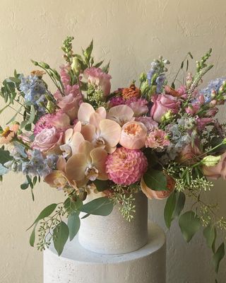 ROSY ARRANGEMENT