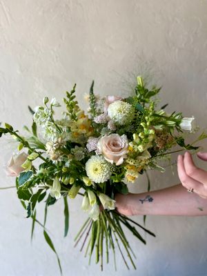SUMMER JARDIN HANDTIED BOUQUET