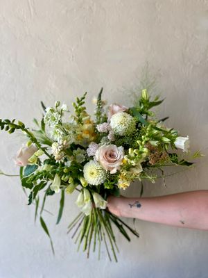 SUMMER JARDIN HANDTIED BOUQUET