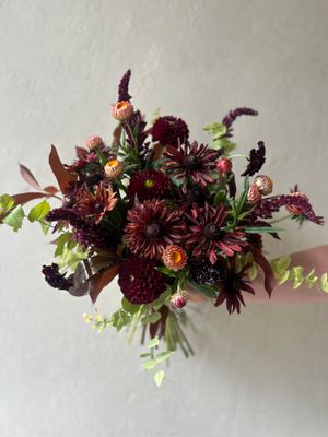 GARDEN GOTHIC HANDTIED BOUQUET