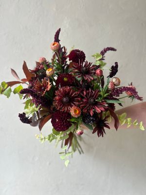 GARDEN GOTHIC HANDTIED BOUQUET