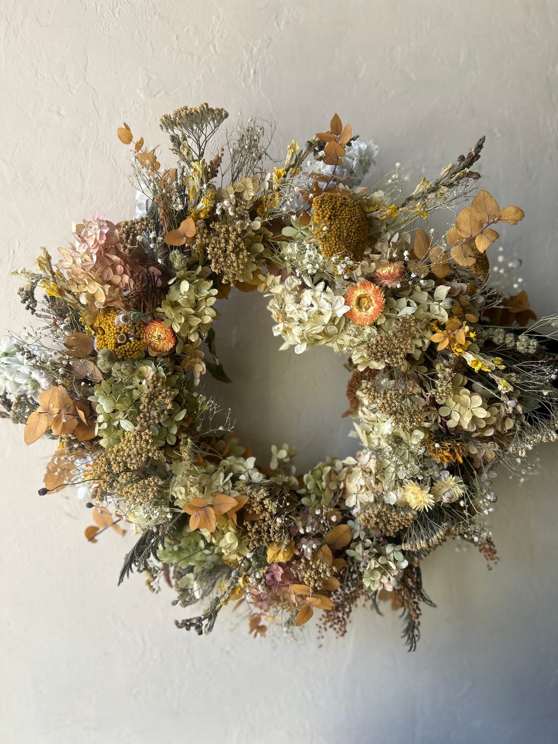GOLDEN EVERLASTING AUTUMN WREATH