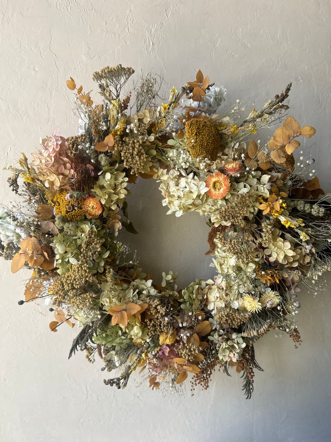 GOLDEN EVERLASTING AUTUMN WREATH
