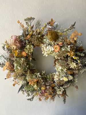 GOLDEN EVERLASTING AUTUMN WREATH