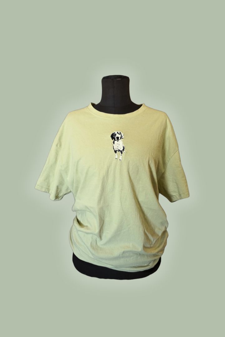 T-Shirt mit Wunschstickerei