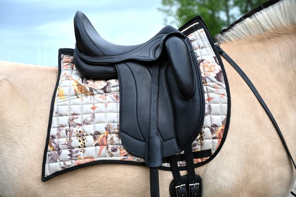 EDIX Ishya – Elastyczne siodło ujeżdżeniowe PREMIUM