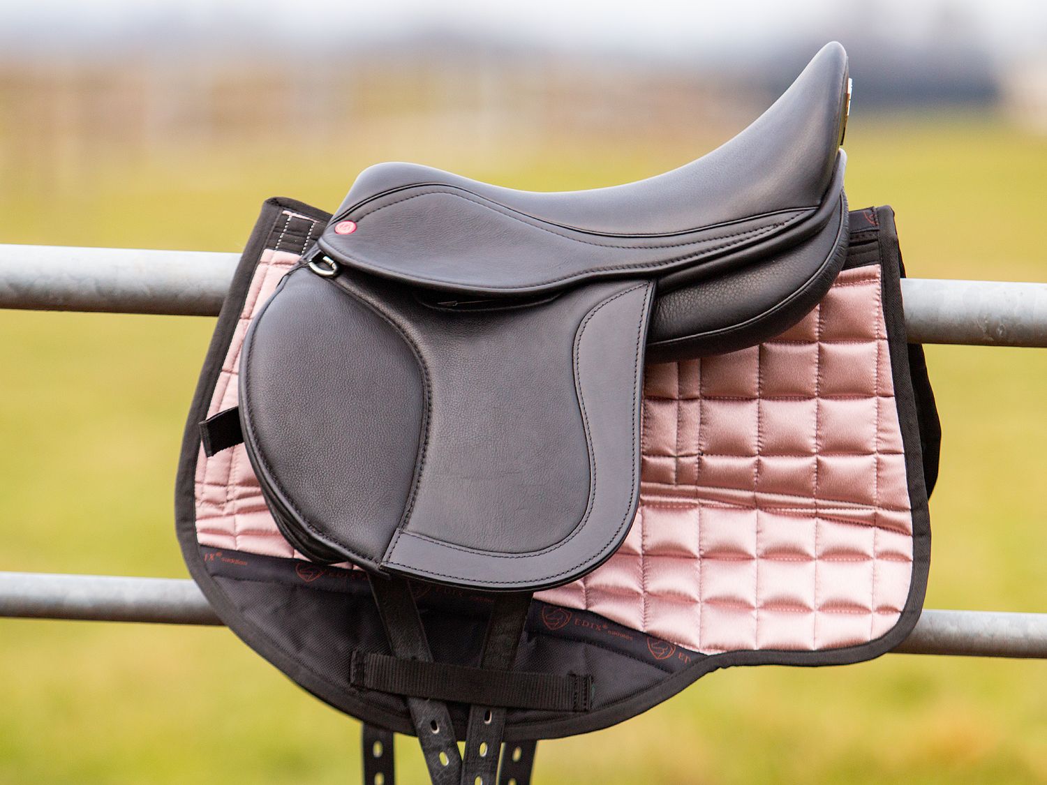 EDIX Emir Child – Dziecięce siodło wszechstronne (Soft Tree) EDIX Emir Child – Dziecięce siodło wszechstronne (Soft Tree)