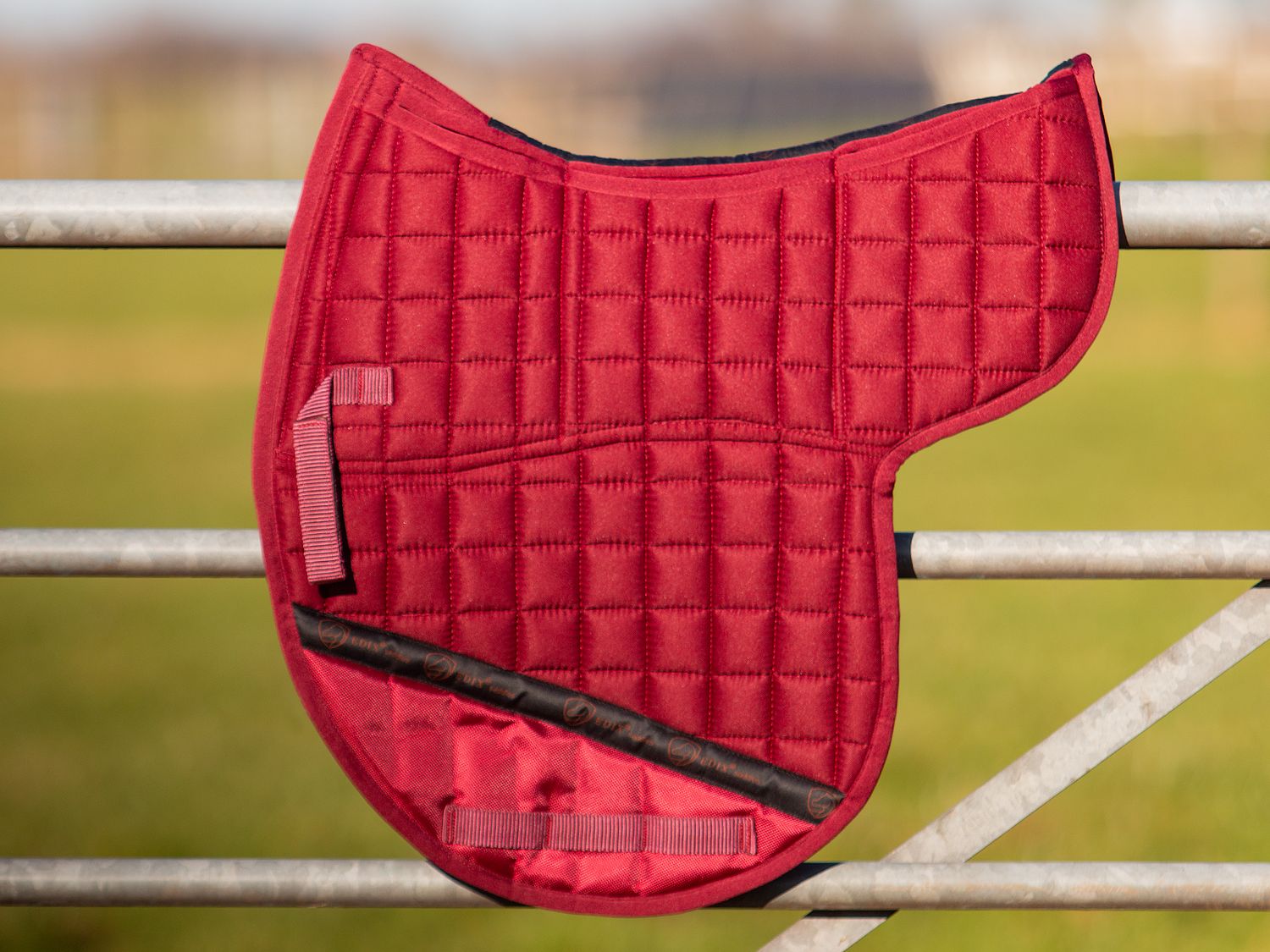 Pad ujeżdżeniowy EDIX Contour – 8 kieszeni, profilowany, wełna Merino