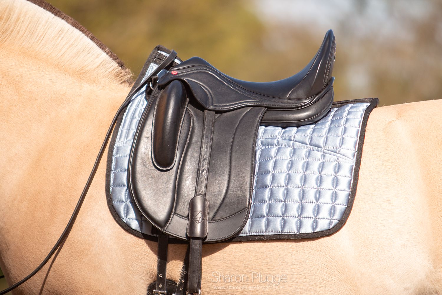 Czaprak EDIX® Uni Dressage – Klasyczna elegancja i precyzyjna korekcja