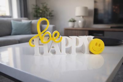 3D dekorativni natpis – Be Happy