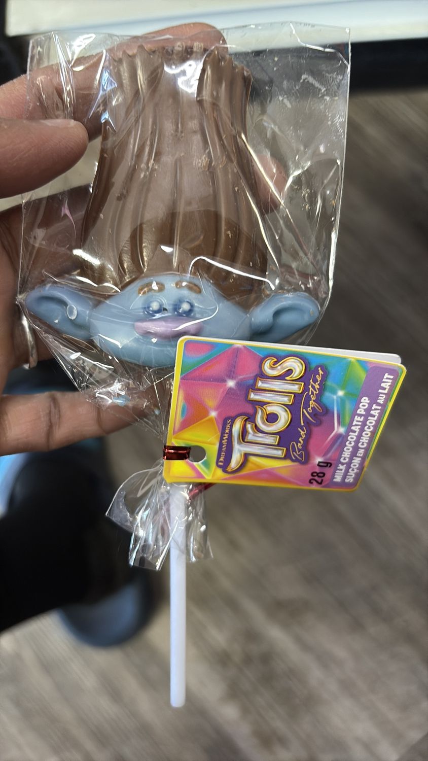 Trolls milk chocolate pop