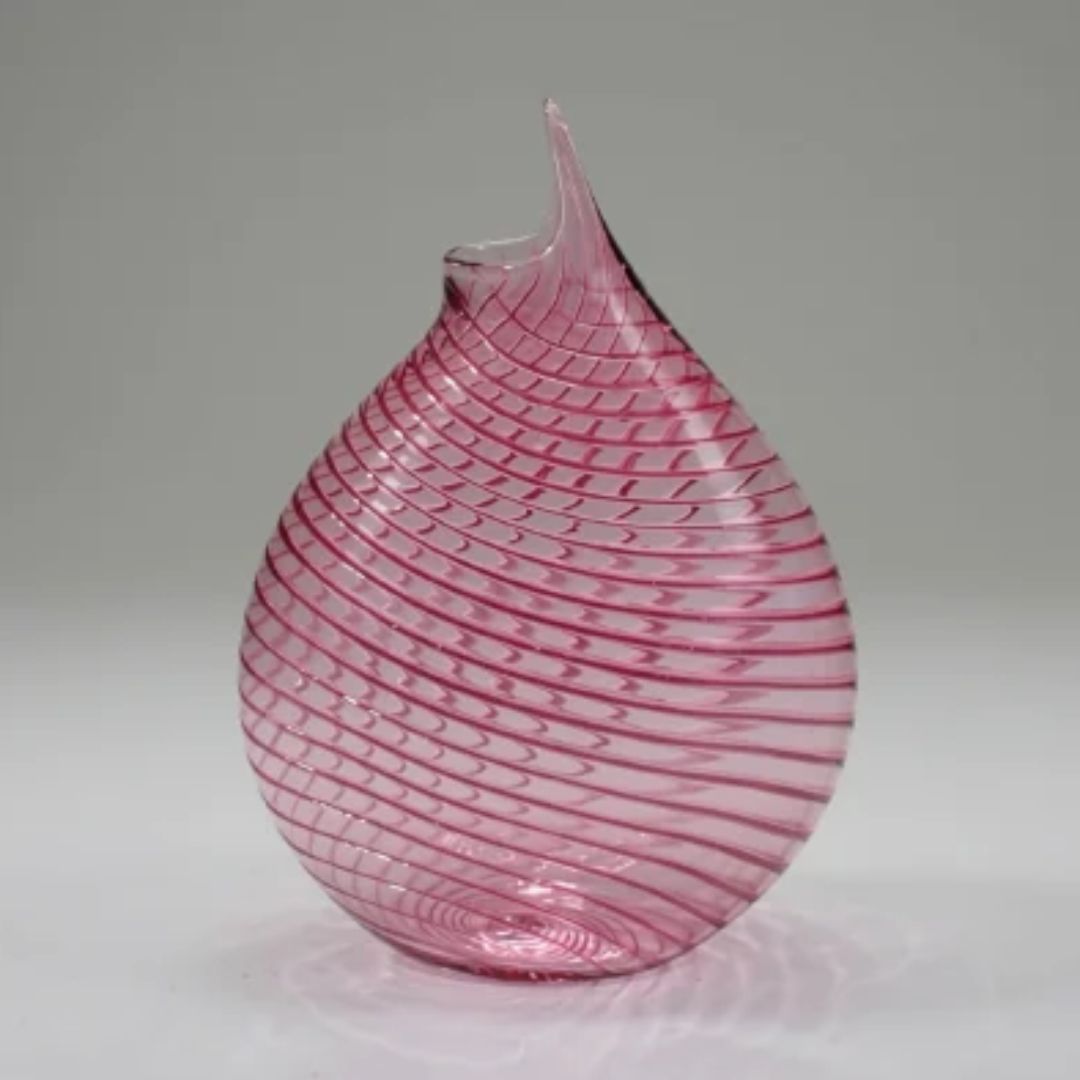 Flat Vase, Colour: Cranberry