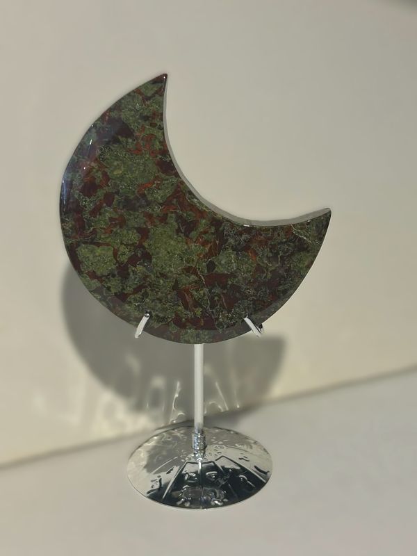 Dragons Blood Moon w stand
